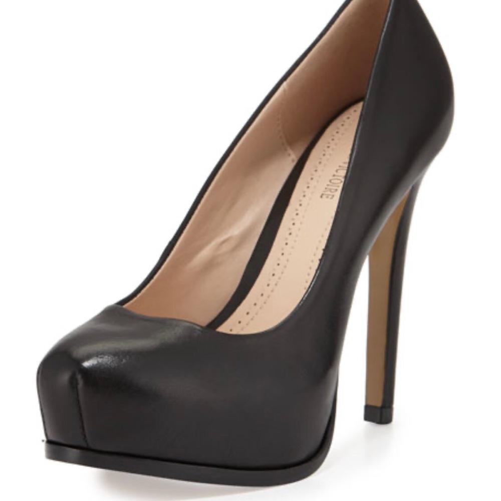 Pour la Victoire Irina Leather Pump